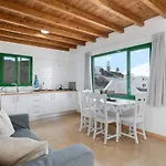 San Roque Tatil Evi Tinajo