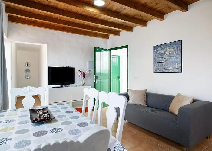 Semesterbostad San Roque *